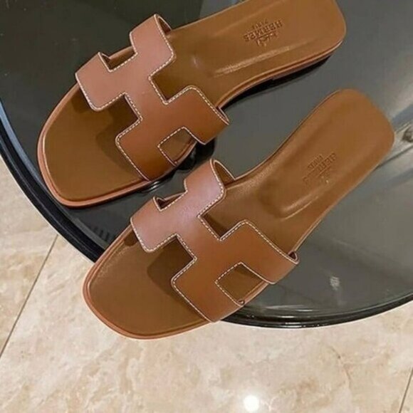 Hermès Oran Sandals Gold Tan Leather H Slides - Picture 5 of 7